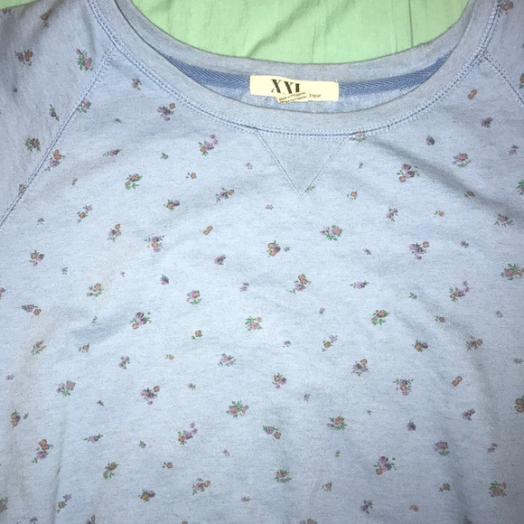 A “sweat shirt” too - Picture 2 of 2